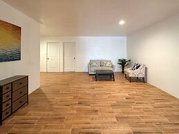 Spacious 3BR House Near Iconic Sandy Beach