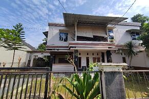 OYO 90633 Graha Dirham Homestay