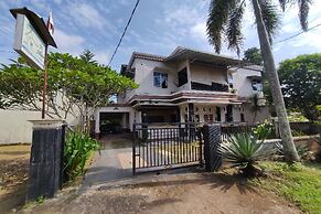 OYO 90633 Graha Dirham Homestay