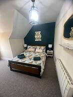 Family 4-bed Apartment in Dawlish With Sea View