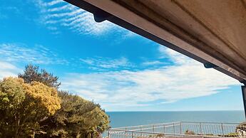 Family 4-bed Apartment in Dawlish With Sea View