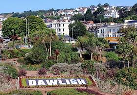 Family 4-bed Apartment in Dawlish With Sea View