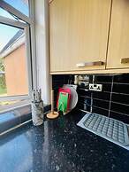 Family 4-bed Apartment in Dawlish With Sea View