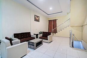 OYO 90381 Belva Guest House