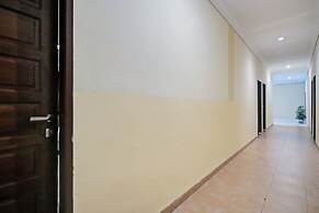 OYO 90381 Belva Guest House