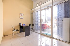 OYO 90009 Faster Inn 1