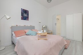 Spacious Grunwaldzka 77 by Renters