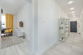 Spacious Grunwaldzka 77 by Renters