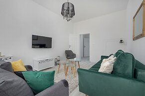 Spacious Grunwaldzka 77 by Renters