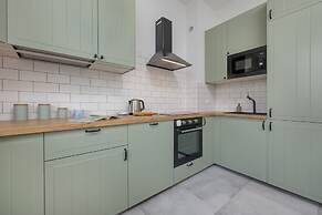 Spacious Grunwaldzka 77 by Renters