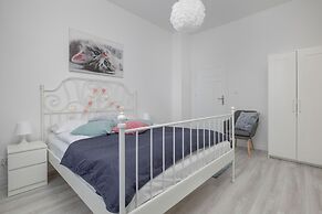 Spacious Grunwaldzka 77 by Renters