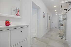 Spacious Grunwaldzka 77 by Renters