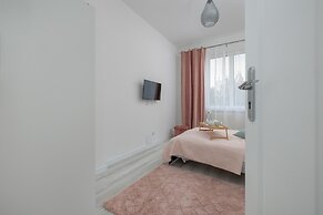 Spacious Grunwaldzka 77 by Renters