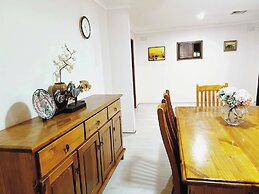 Apple House Hoppers Crossing