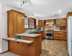 Apple House Hoppers Crossing