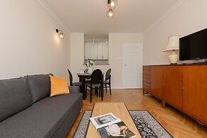 Apartment With View Zlota 61 by Renters