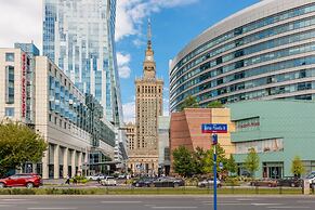 Apartment With View Zlota 61 by Renters