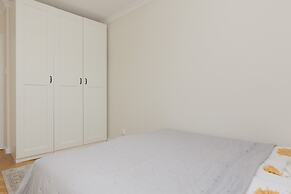 Apartment With View Zlota 61 by Renters