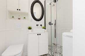 Apartment With View Zlota 61 by Renters