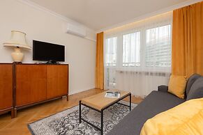 Apartment With View Zlota 61 by Renters