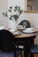 Apartment With View Zlota 61 by Renters