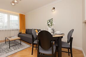 Apartment With View Zlota 61 by Renters