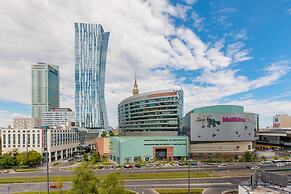 Apartment With View Zlota 61 by Renters