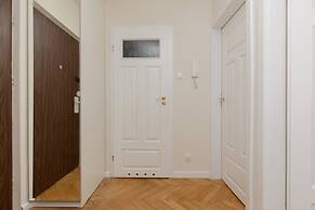 Apartment With View Zlota 61 by Renters