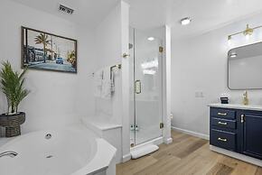 Caddy Shack - 6BD Pool with Golf Views