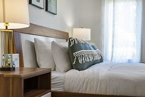 Caddy Shack - 6BD Pool with Golf Views