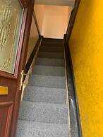 One Lovely Apartmt 1 Double & 2 Camp Beds