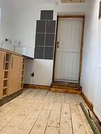 One Lovely Apartmt 1 Double & 2 Camp Beds