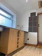 One Lovely Apartmt 1 Double & 2 Camp Beds