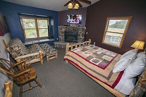 Lazy R Cottages: 18 1 Bedroom Cabin