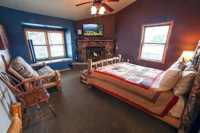 Lazy R Cottages: 18 1 Bedroom Cabin