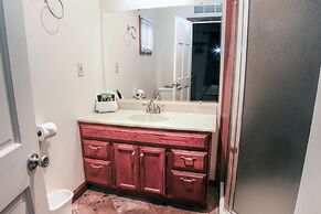 Fawn Valley Inn: 157 1 Bedroom Cabin