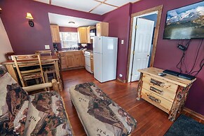 Triple R Cottages: 6 1 Bedroom Cabin