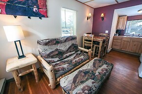 Triple R Cottages: 6 1 Bedroom Cabin