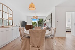 Stylish Apt Bouneweg-Süd Book Now ID225