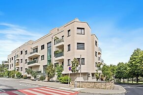 Stylish Apt Bouneweg-Süd Book Now ID225