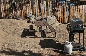 Lazy R Cottages: 4 1 Bedroom Cabin