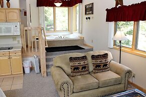 Sunnyside Knoll: 18 1 Bedroom Cabin