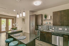 Cozy Condo Nature,park &lakeview 2 Bedroom Condo