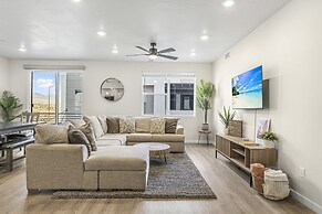 Here Comes The Sun 3 Bedroom Condo