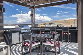 Here Comes The Sun 3 Bedroom Condo