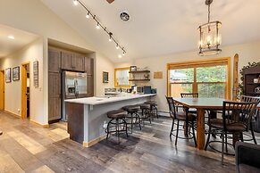 24 Snake River Village Townhomes 2 Bedroom Condo by RedAwning