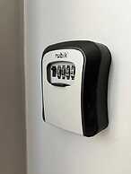 Cozy & Tranquil 1 Bedroom Dainty Haven in Kampala