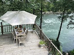 IVA River Boutique Hotel
