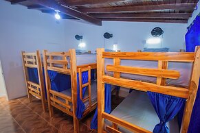 Blue Coast Hostal - Hostel