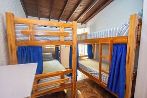 Blue Coast Hostal - Hostel